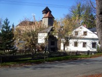Sovinec-hrad a pomník z náměstíčka