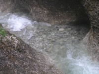 Juráňova dolina - obří hrnce v korytu potoka