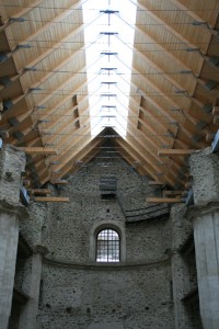 Prosklená střecha neratovského kostela