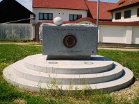 Pomník ve Šlapanicích