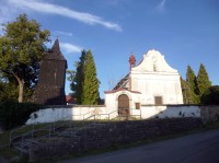 Gotický jednolodní kostel sv. Václava ve Studenci