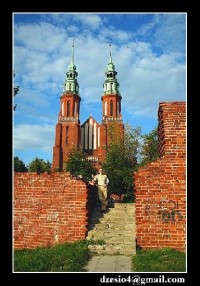 Opole - Wieżyce kościoła św. Krzyża: Wieżyce kościoła św. Krzyża - katedry od ulicy Księdza Stefana Baldego
