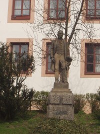 Socha Františka Palackého od Jana Štursy na Palackého náměstí.