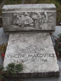 Hrob sochaře Vincence Makovského na evang. hřbitově. Náhrobek - „Proč, kalino, v struze stojíš“ - z vícedílného cyklu Voda v našem životě.