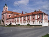 Zlín: barokní kostel a klášter v místní části Štípa