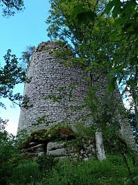 Zřícenina hradu Kunžvart u Strážného na Šumavě