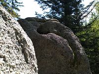 skalní mísa na Pohanských kamenech
