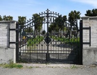 Dřevohostice: Hřbitovní brána