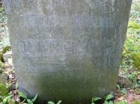 Hlubočky - POSLUCHOV: 003_Větší (zadní) deska kamenného památníčku.