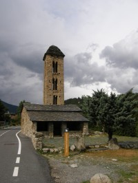 Andorra la Vella - kostelík nad městem