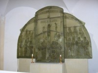 Skleněný oltář v kostele sv. Vintíře - dílo paní Vladimíry Tesařové: Unikátní dílo paní Vladimíry Tesařové