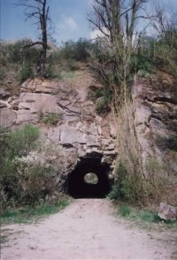 Prokopské údolí tunel v lomu: Prokopské údolí tunel v lomu