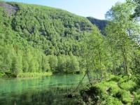 řeka Storskogelva (po vystoupání a odbočení na pěšinu kolem řeky)