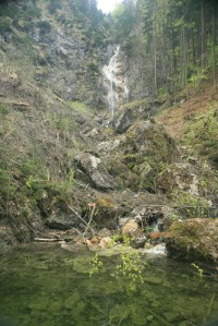 vodopád u jezera Mondsee