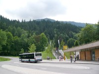 Stanoviště autobusů, kterými se jezdí k tunelu