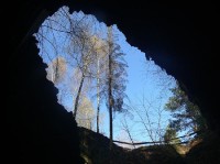 černý důl: Takto vypadá pohled od ústí dolu.Pozor-vstup na vlastní nebezpečí!