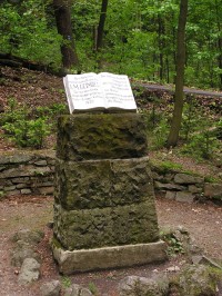Pomnik "Kniha" - 24.5.2004