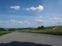 Výhled do údolí Hunivky (a dál) - 27.5.2012