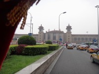 Peking pohled cestou na nádraží, jízda motorizovanou rikšou 