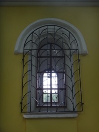 Něbrojova kaple průhled okny
