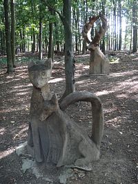 dřevěné sochy