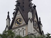 věž s hodinami