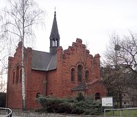 evangelický červený kostel zezadu