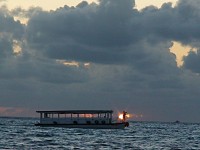 Maledivy Faru západ slunce