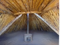 Monument Valley hogan-vnitřek obydlí 