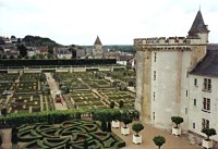 Villandry pohled ze zámku na zahrady