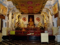 Kandy Zlatý sál v chrámu Buddhova zubu