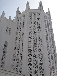 Casablanca Sacre Coeur jsou patrné marocké muslimské vlivy