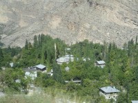 horská vesnice s mešitou