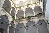 Ascoli Piceno - klášter paláce z kapitáni lidí