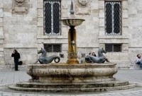Ascoli Piceno - jedna z fontán