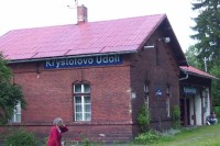 Nádraží: Nádražíčko je jinde dosti neobvyklá, ale pro trať Liberec - Česká Lípa (stavěna jako součást privátní Ústecko - teplické dráhy) typická  - a také typová - stavba