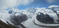 Švýcarsko – krajem palem i ledovců, sytě zelených luk a všudypřítomných vlajek