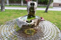 kamenná fontánka
