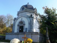 Hrobka Gábora Barossa na cintoríne v Klobušiciach