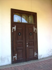 vstupné dvere do kaplnky