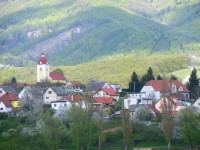 obec Kostolná Ves - kostol Narodenia Panny Márie a okolie