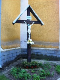 kríž u kostola