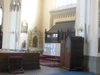 bočný oltár a spovednica