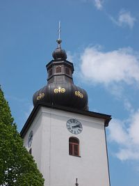zdobená veža kostola