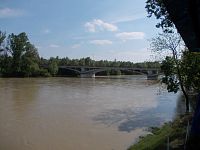 Rieka Váh u mesta Sereď