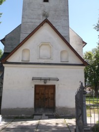 vstup o kostola pred vežou