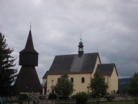 zvonica a kostol