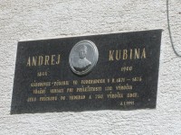 pamätná tabuľa Andrejovi Kubinovi
