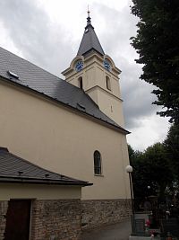 kostol s vežou