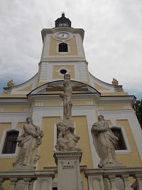 Dražovce - kostol sv. Františka Xaverského